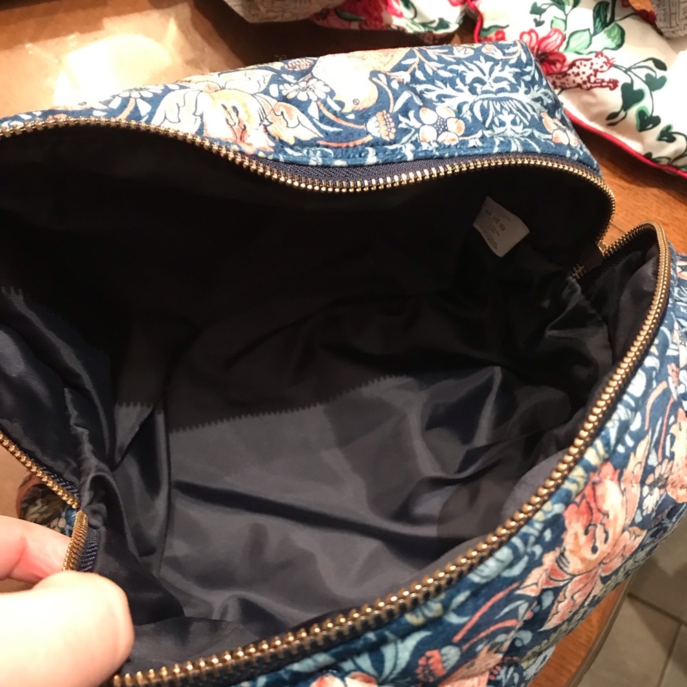 William Morris Strawberry Thief Large Wash Bag NWT - Picture 7 of 7